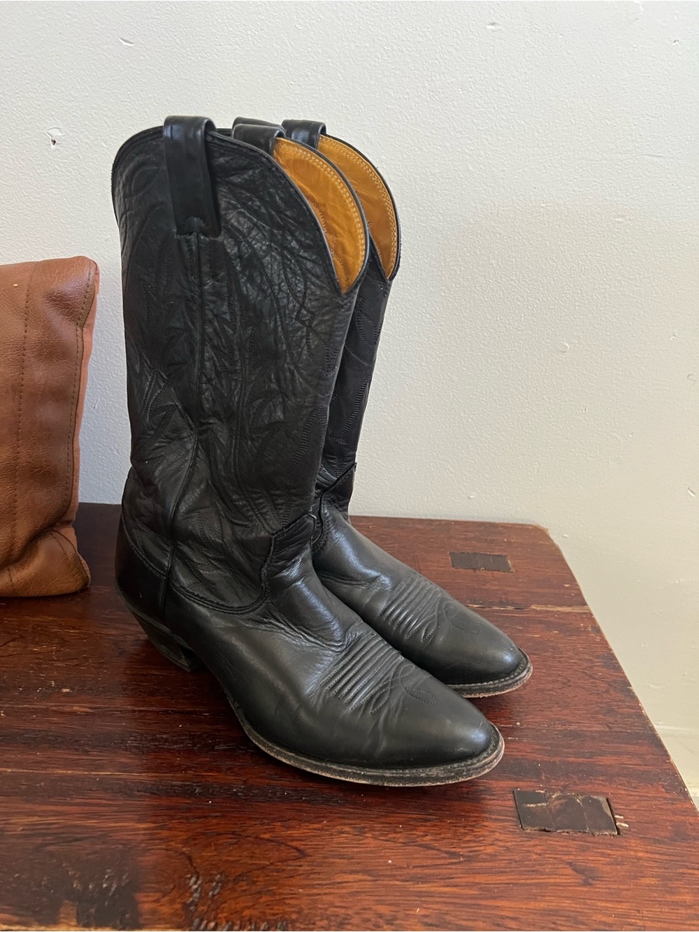Classic Black Leather Women's Heeled Cowboy Boots